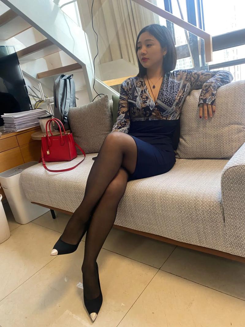 少妇亚洲综合的相关介绍