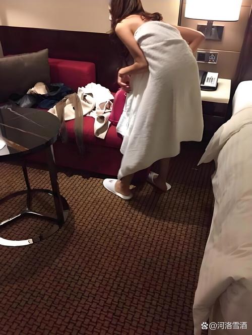 性感美女操比流白浆视频的相关介绍