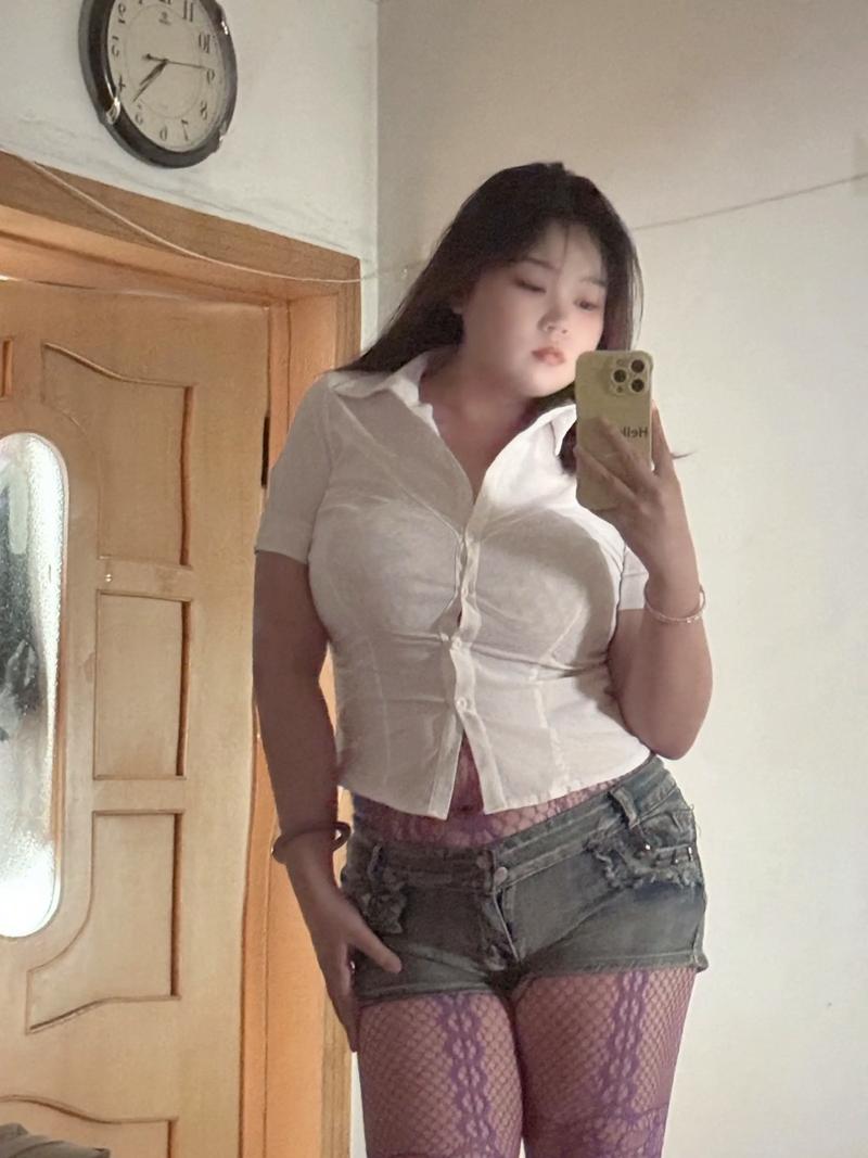 丰满少妇人妻的相关介绍