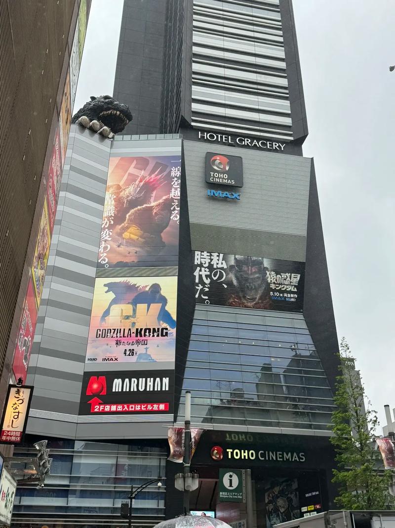 一边亲一边摸60分钟的相关介绍