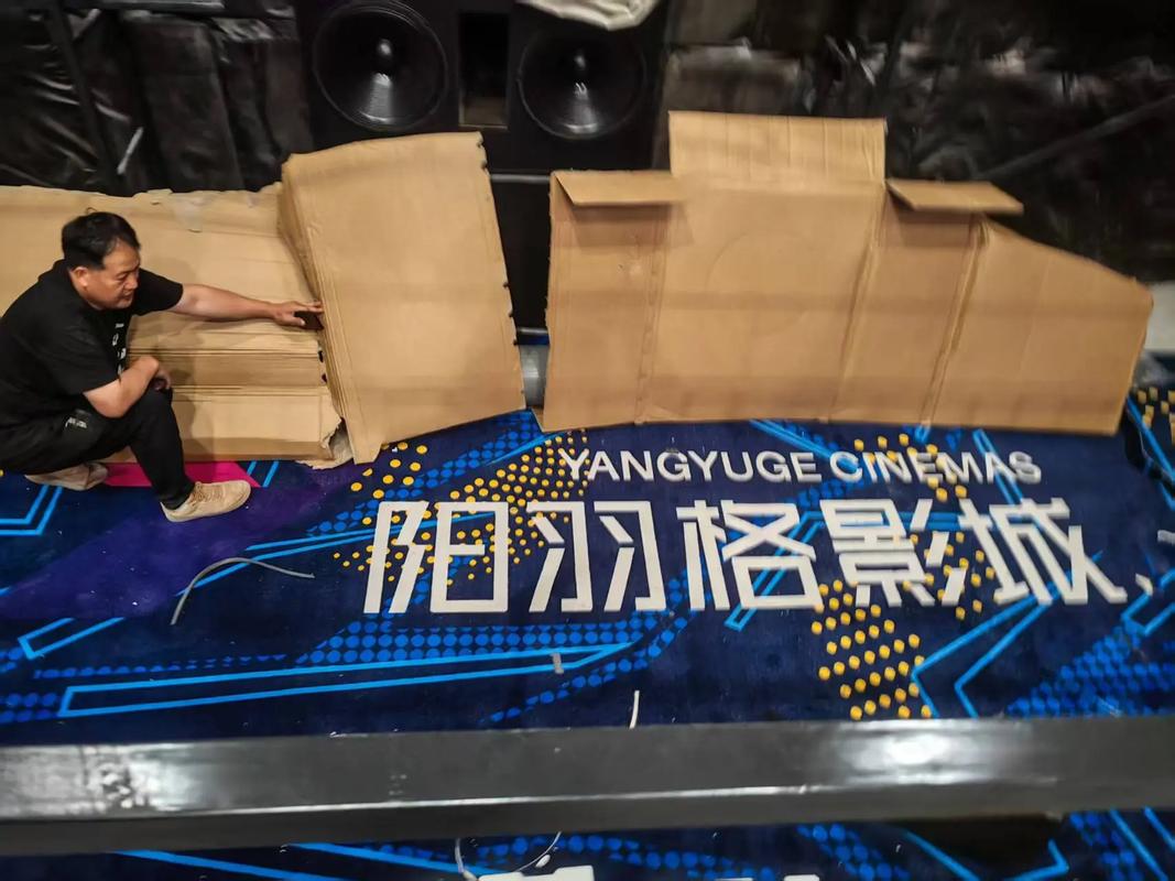 操出白浆在线的相关介绍