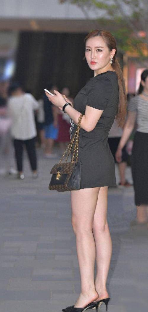 人妻少妇嫩草的相关介绍