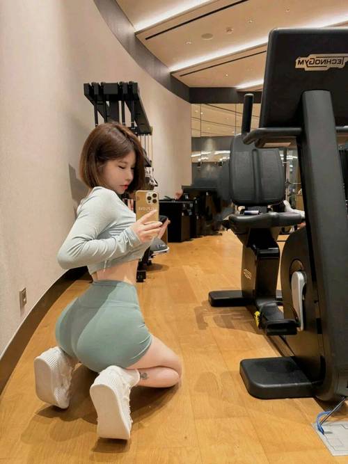 美女被老师操的相关介绍
