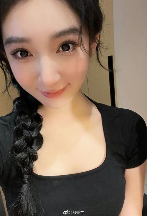 亚洲国产精品无色的相关介绍