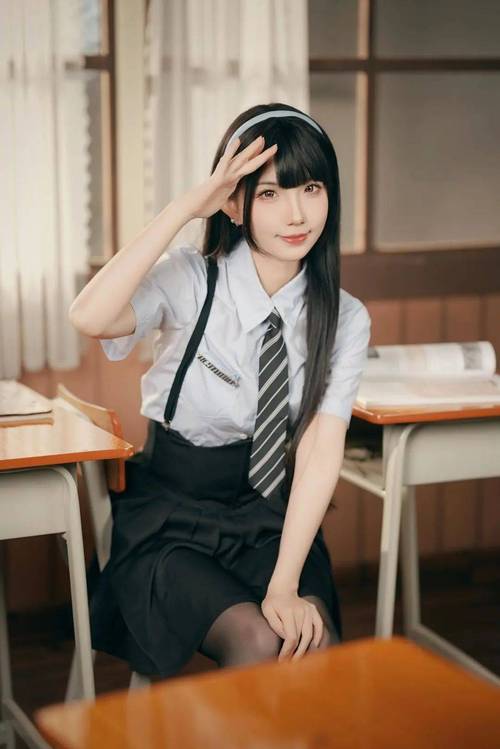 操哭美女老师的相关介绍